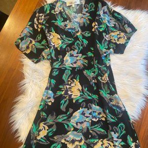 Diane Von Furstenberg Short Sleeve Wrap Dress Size
